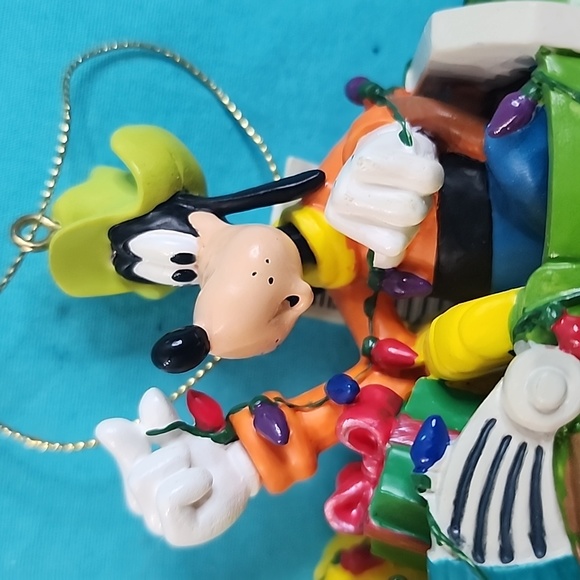 NWT Disney Goofy Character Christmas Tree Ornament - Picture 9 of 9